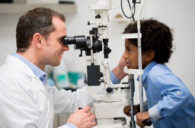Qual a idade certa para procurar um oftalmologista